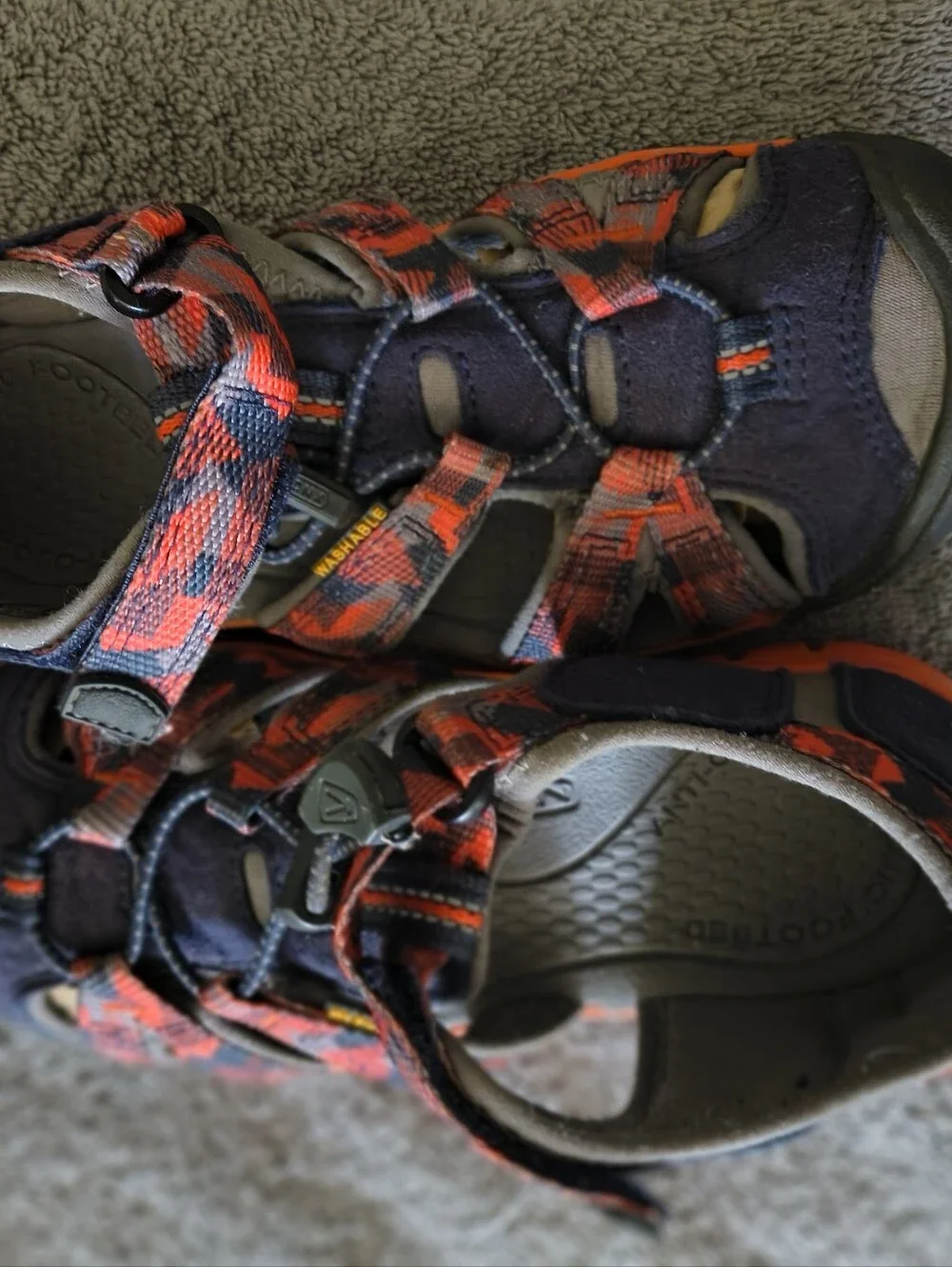 Keen Kids Sea Camp II Water CNX Hiking Sandals Orange Blue Size 2 Beach Play